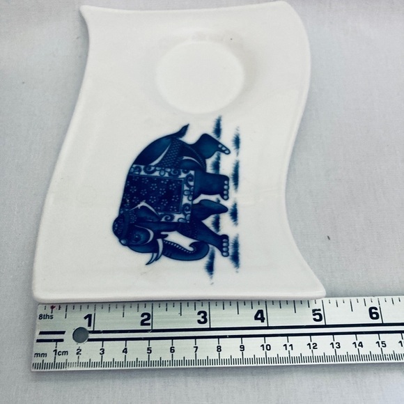 Elephant 3 Piece Set Tea Cup with Wave Plate & Spoon Vintage Adeline - Picture 4 of 7